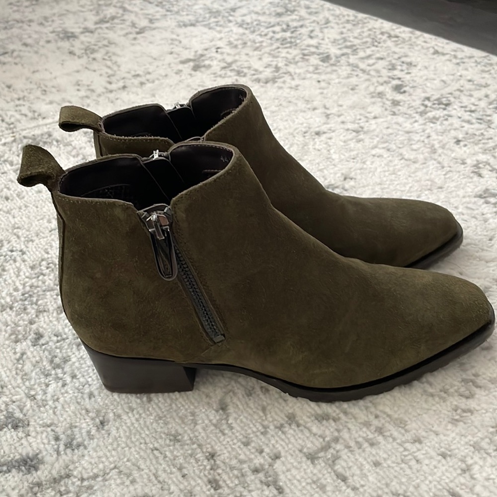 Aquatalia Booties NWT Size 8.5
